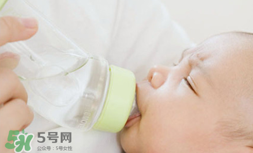 寶寶能喝礦泉水嗎？礦泉水寶寶適合寶寶喝嗎？