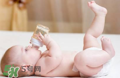 寶寶喝礦泉水好還是自來水好？寶寶喝哪種水好？