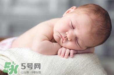 臍疝是什么？臍疝對(duì)寶寶有什么影響？