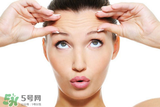 抬頭紋太重怎么辦？撫平抬頭紋只需這幾招