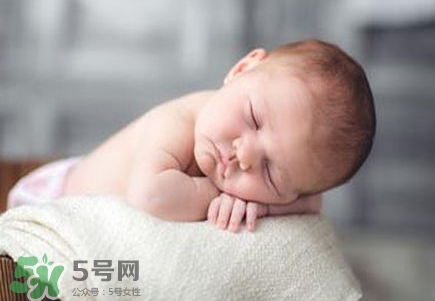 寶寶什么時候會笑？逗寶寶笑的小妙招
