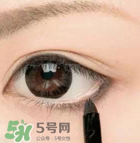 眼線膏和眼線液筆哪個(gè)好用？眼線膏和眼線液新人這樣選擇