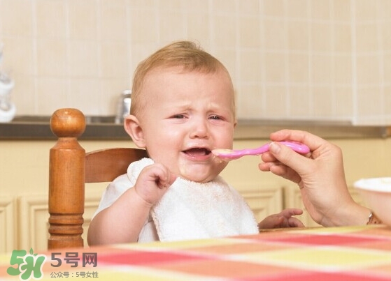 寶寶發(fā)燒抽搐正常嗎？寶寶發(fā)燒抽搐怎么辦？