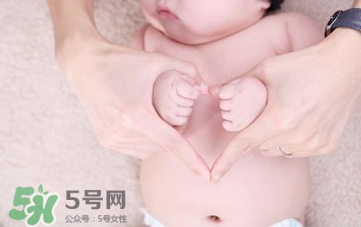 生孩子臍帶怎么剪？臍帶晚剪有什么影響？