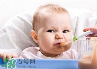 新生兒痤瘡多久會(huì)好？新生兒痤瘡能用百多邦嗎？