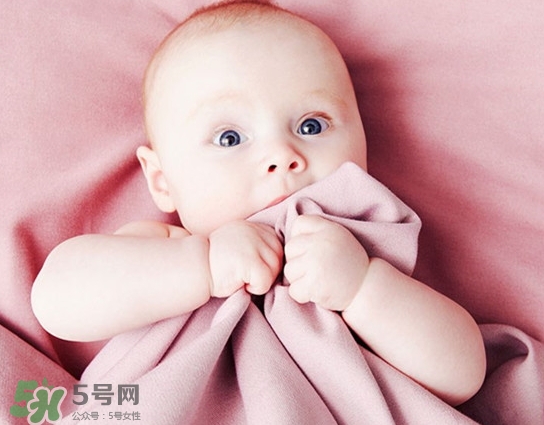 寶寶說(shuō)話早晚和智力有關(guān)系嗎？寶寶說(shuō)話晚怎么辦？
