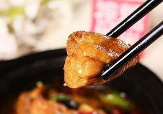 美國黃燜雞米飯為什么那么貴？美國黃燜雞米飯多少錢一份？