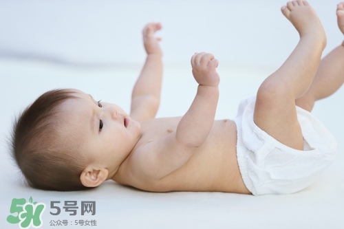 生孩子臍帶怎么剪？臍帶晚剪有什么影響？