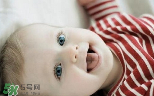 寶寶睡覺為什么會(huì)笑？寶寶睡覺笑出聲是做夢(mèng)了嗎？