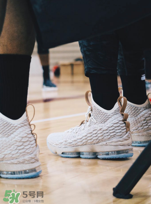 nike lebron 15 ghost什么時候發(fā)售_多少錢？