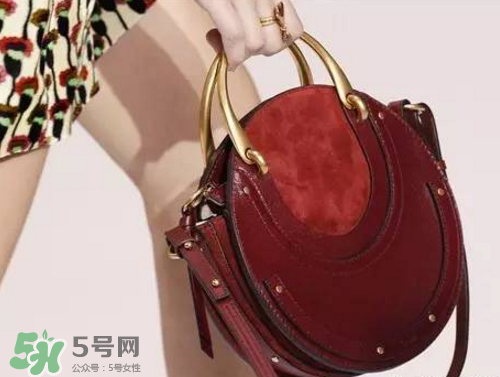 chloe pixie多少錢？蔻依17秋冬新款圓形包包專柜價格