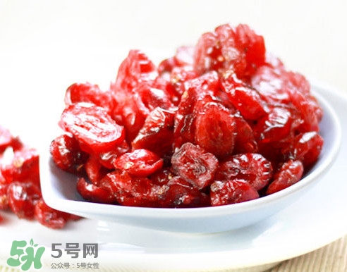 蔓越莓什么人不能吃？蔓越莓干和藍(lán)梅干孕婦吃哪個(gè)好