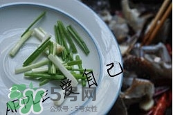 香辣蟹怎么做最好吃？香辣蟹怎么處理螃蟹？