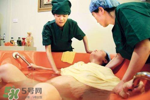 水中分娩時(shí)寶寶會(huì)嗆水嗎？水中分娩寶寶不會(huì)淹嗎？