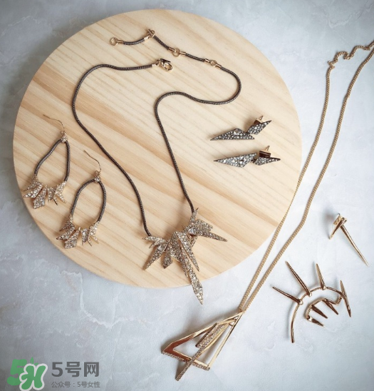 alexis bittar什么價(jià)位？alexis bittar價(jià)格一般是多少？