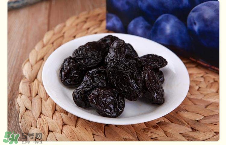 西梅核仁有毒嗎？西梅核咽下去了怎么辦？