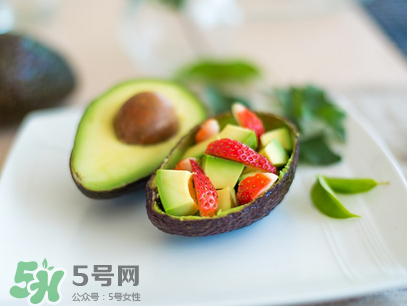 牛油果生的能吃嗎？牛油果怎么催熟快？