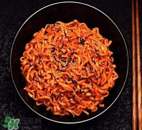 國(guó)產(chǎn)火雞面和韓國(guó)的味道一樣嗎？國(guó)產(chǎn)火雞面和韓國(guó)有什么區(qū)別？