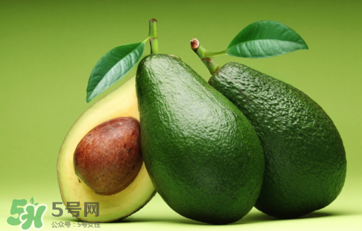 牛油果果汁怎么做？牛油果和什么榨汁好喝？