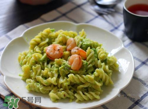 牛油果沙拉怎么做？牛油果沙拉用什么醬？
