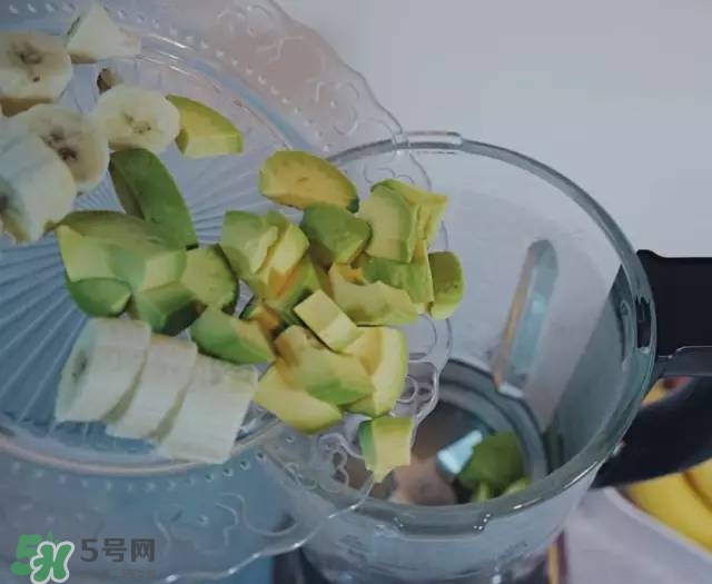 牛油果沙拉怎么做？牛油果沙拉用什么醬？