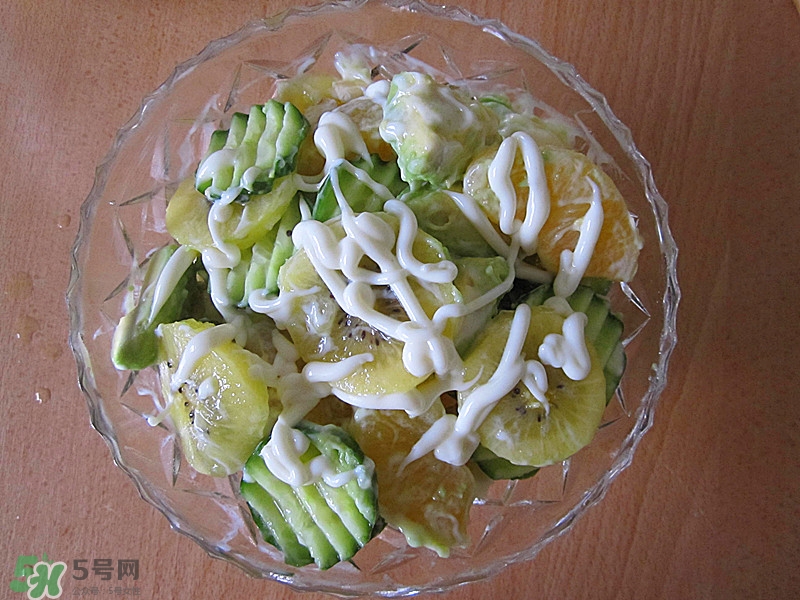 牛油果沙拉怎么做？牛油果沙拉用什么醬？