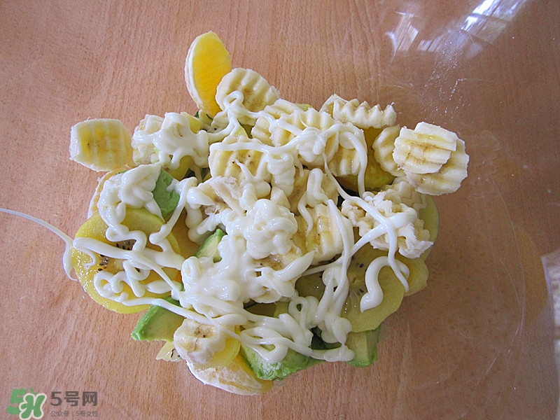 牛油果沙拉怎么做？牛油果沙拉用什么醬？