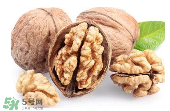 核桃什么時(shí)候吃最好？核桃一次吃多少為宜？