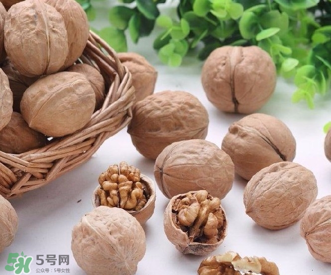 核桃磨成粉還有營(yíng)養(yǎng)嗎？核桃粉和核桃哪個(gè)更好？