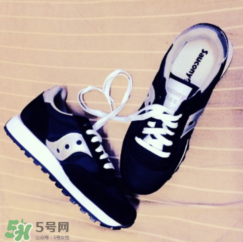 saucony一般多少錢(qián)？索康尼和亞瑟士哪個(gè)好？
