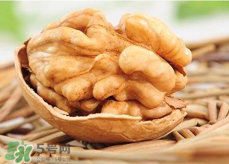 核桃磨成粉還有營(yíng)養(yǎng)嗎？核桃粉和核桃哪個(gè)更好？
