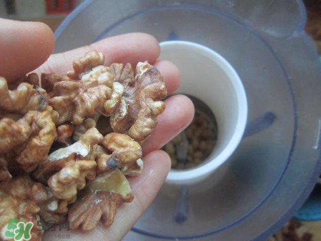 核桃可以和黃豆一起打豆?jié){嗎？核桃和什么一起打豆?jié){好？