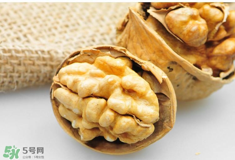 核桃可以空腹吃嗎？核桃飯前吃好還是飯后吃好？