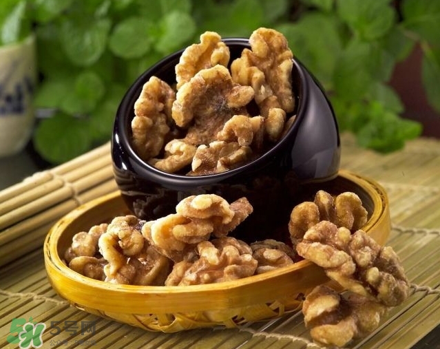 核桃什么時(shí)候吃最好？核桃一次吃多少為宜？