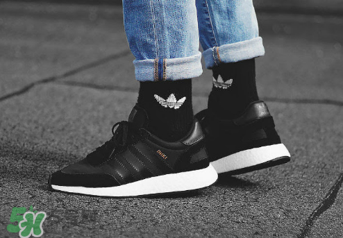 adidas iniki runner boost酷黑配色上腳效果怎么樣？