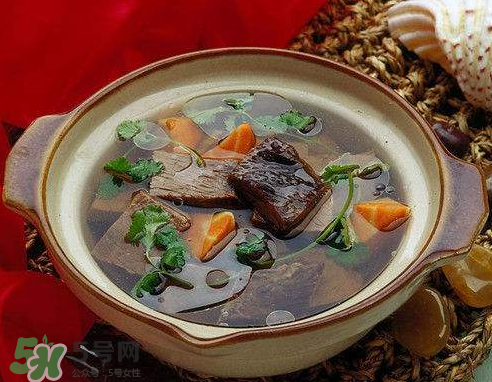 營養(yǎng)在湯里還是肉里？煲湯小訣竅