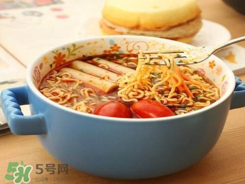 方便面致癌嗎？泡面有營養(yǎng)嗎