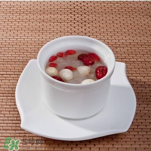 坐月子能吃雪蛤嗎？產(chǎn)婦吃雪蛤有什么好處？