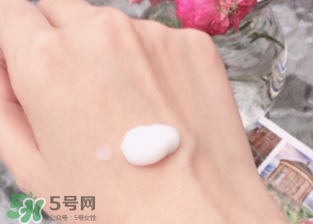 護(hù)發(fā)素可以抹在頭皮上嗎？