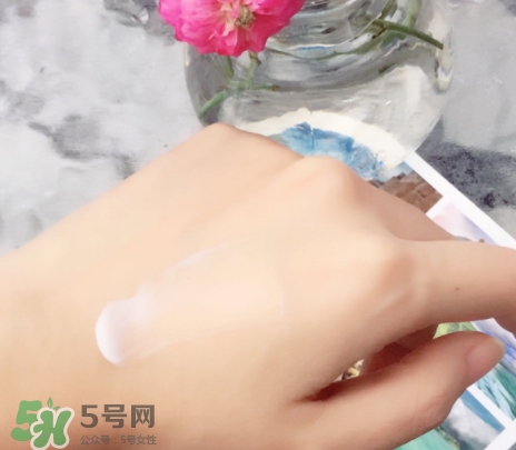 護(hù)發(fā)素可以抹在頭皮上嗎？