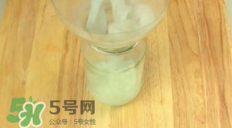 護(hù)發(fā)素能當(dāng)柔順劑嗎？護(hù)發(fā)素當(dāng)柔順劑好不好