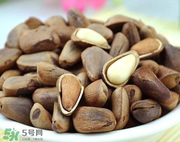 松籽什么季節(jié)采摘？吃松籽有什么好處？