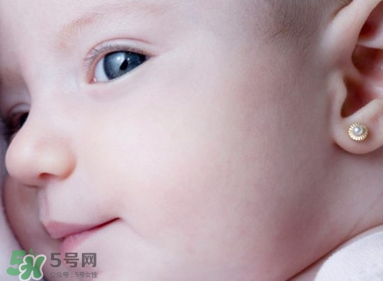 打耳洞幾天可以換耳釘？打耳洞后的注意事項(xiàng)