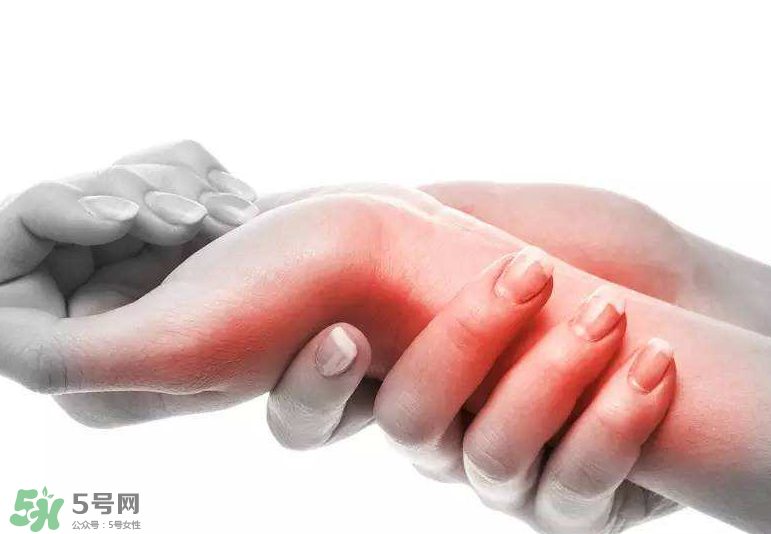 風濕是痛風嗎？風濕跟痛風有什么區(qū)別？