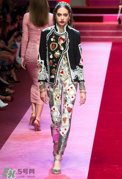 dolce gabbana2018春夏系列服裝怎么樣_好看嗎？