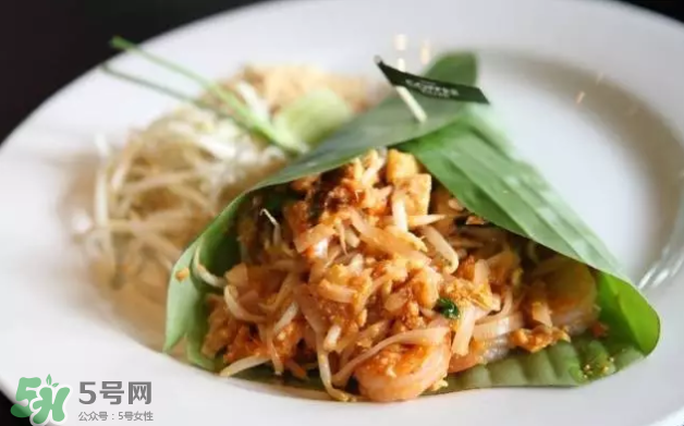 花生發(fā)芽后營養(yǎng)如何？花生殼煮水喝有什么用？