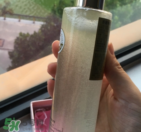 香邂格蕾古法凝光醋萃爽膚水怎么用？