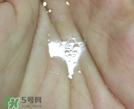 香邂格蕾古法凝光醋萃爽膚水怎么用？