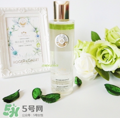 香邂格蕾古法凝光醋萃爽膚水怎么用？