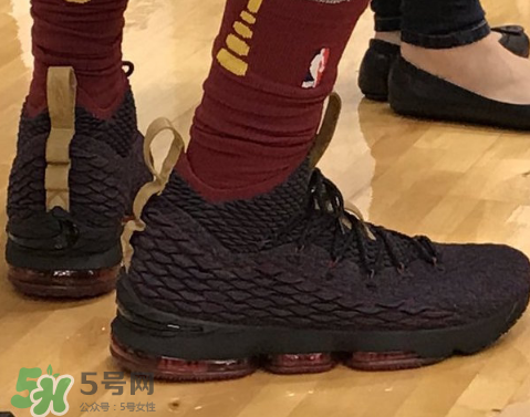 nike lebron 15 cavs實物什么樣？